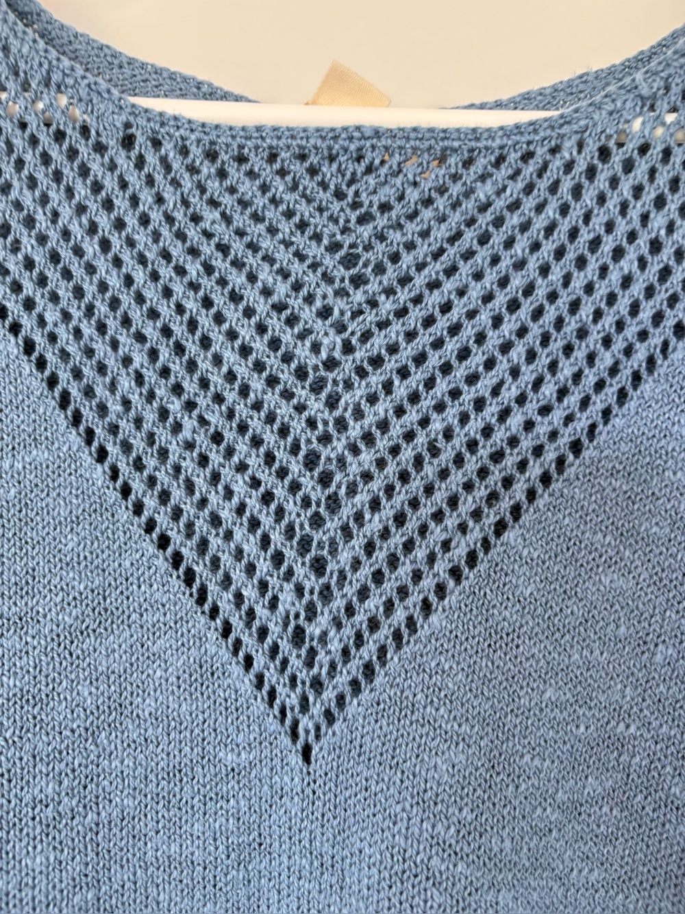 Roxy Sleeveless sweater top - size large NWT - Picture 3 of 9